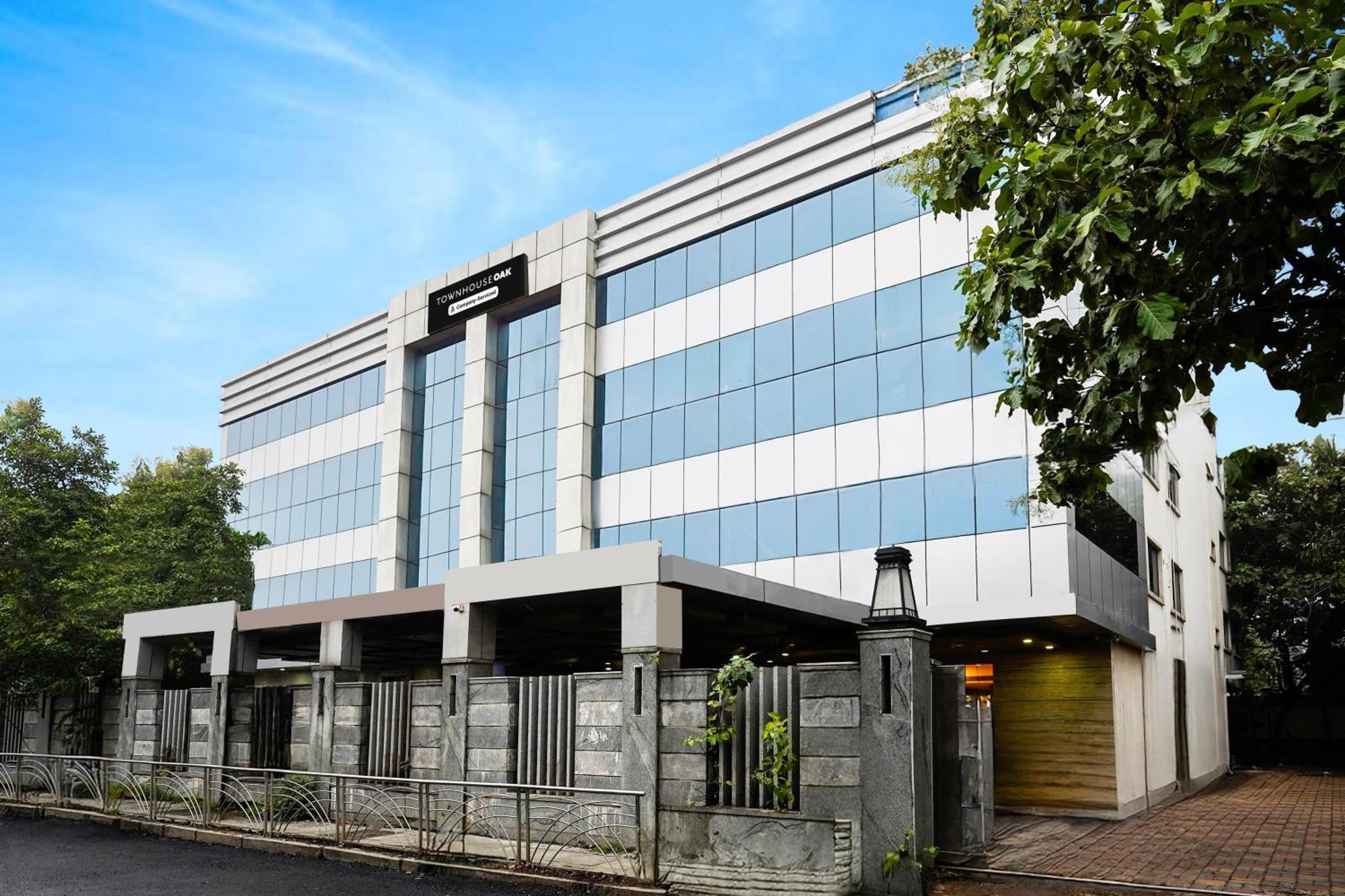 Super Townhouse Oak Alandur Near Chennai Airport Formerly Vijay Park Eksteriør bilde
