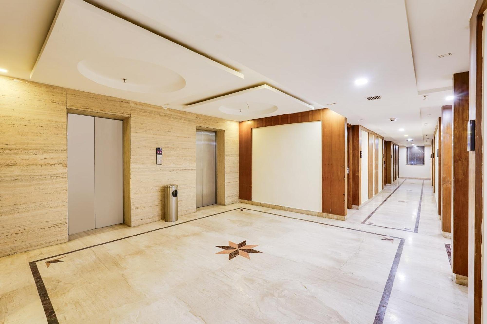 Super Townhouse Oak Alandur Near Chennai Airport Formerly Vijay Park Eksteriør bilde