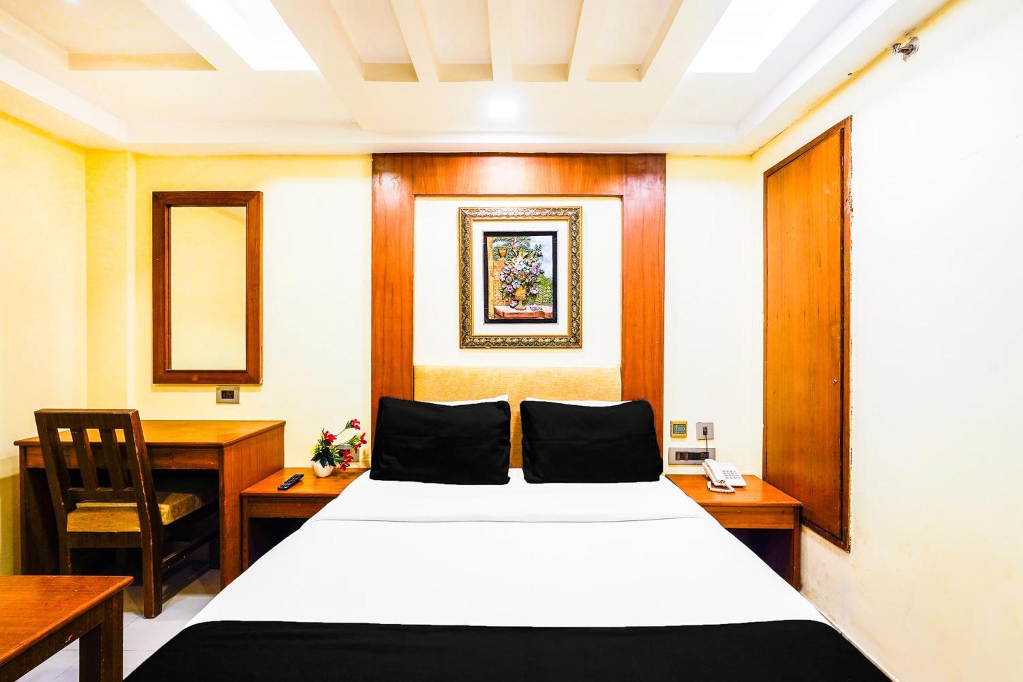 Super Townhouse Oak Alandur Near Chennai Airport Formerly Vijay Park Eksteriør bilde