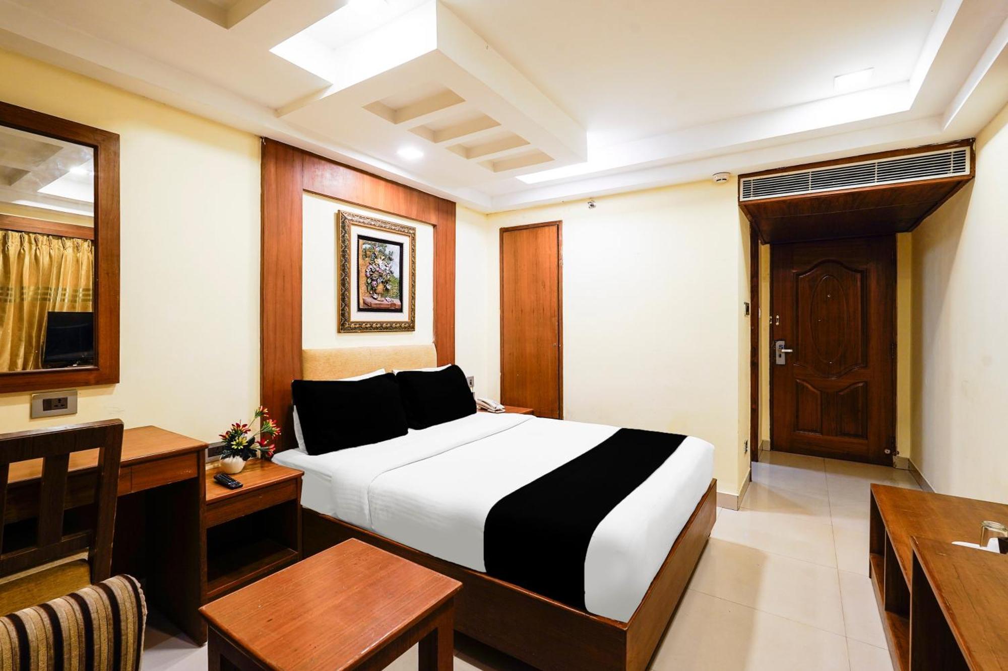 Super Townhouse Oak Alandur Near Chennai Airport Formerly Vijay Park Eksteriør bilde
