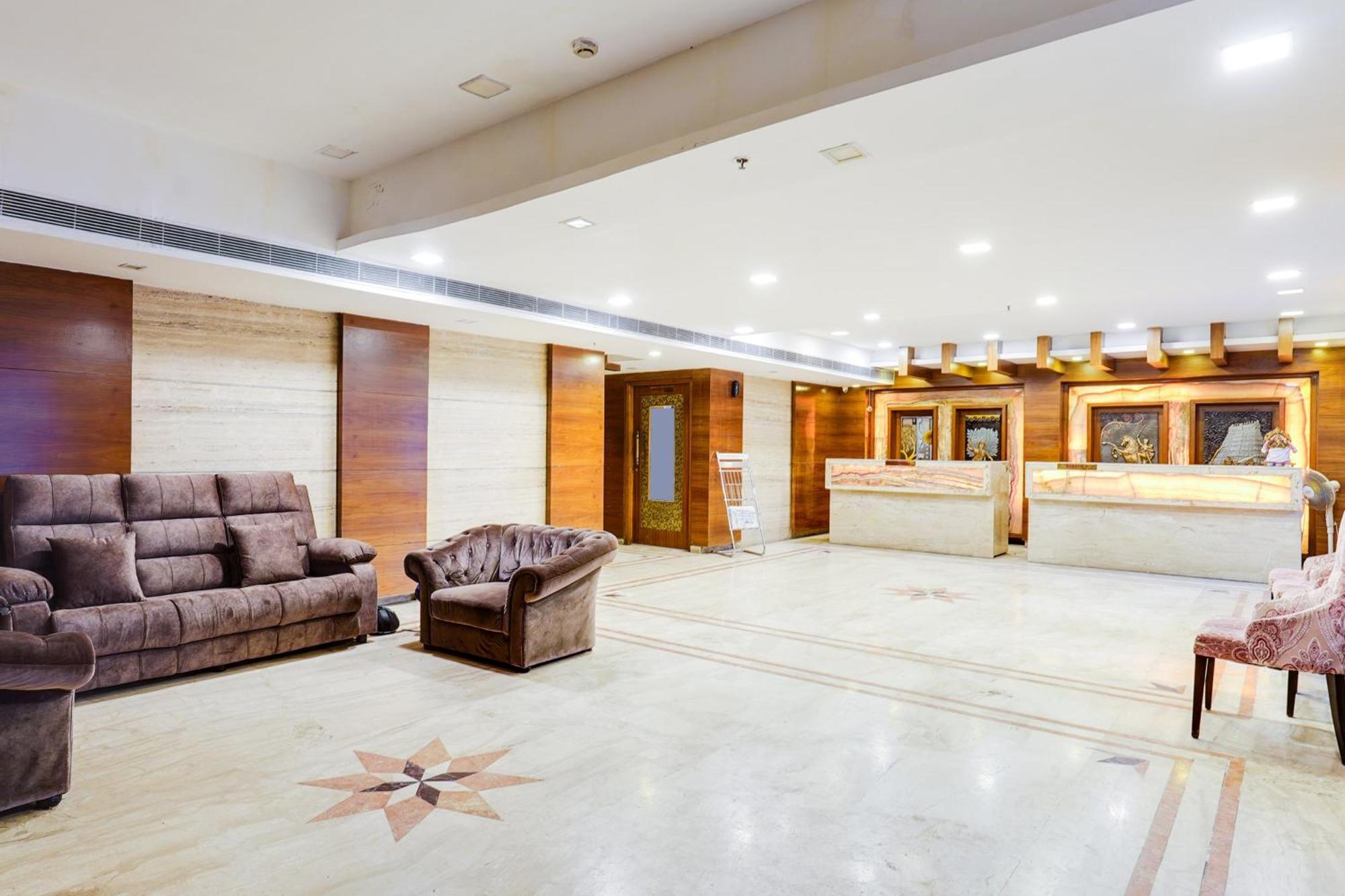 Super Townhouse Oak Alandur Near Chennai Airport Formerly Vijay Park Eksteriør bilde