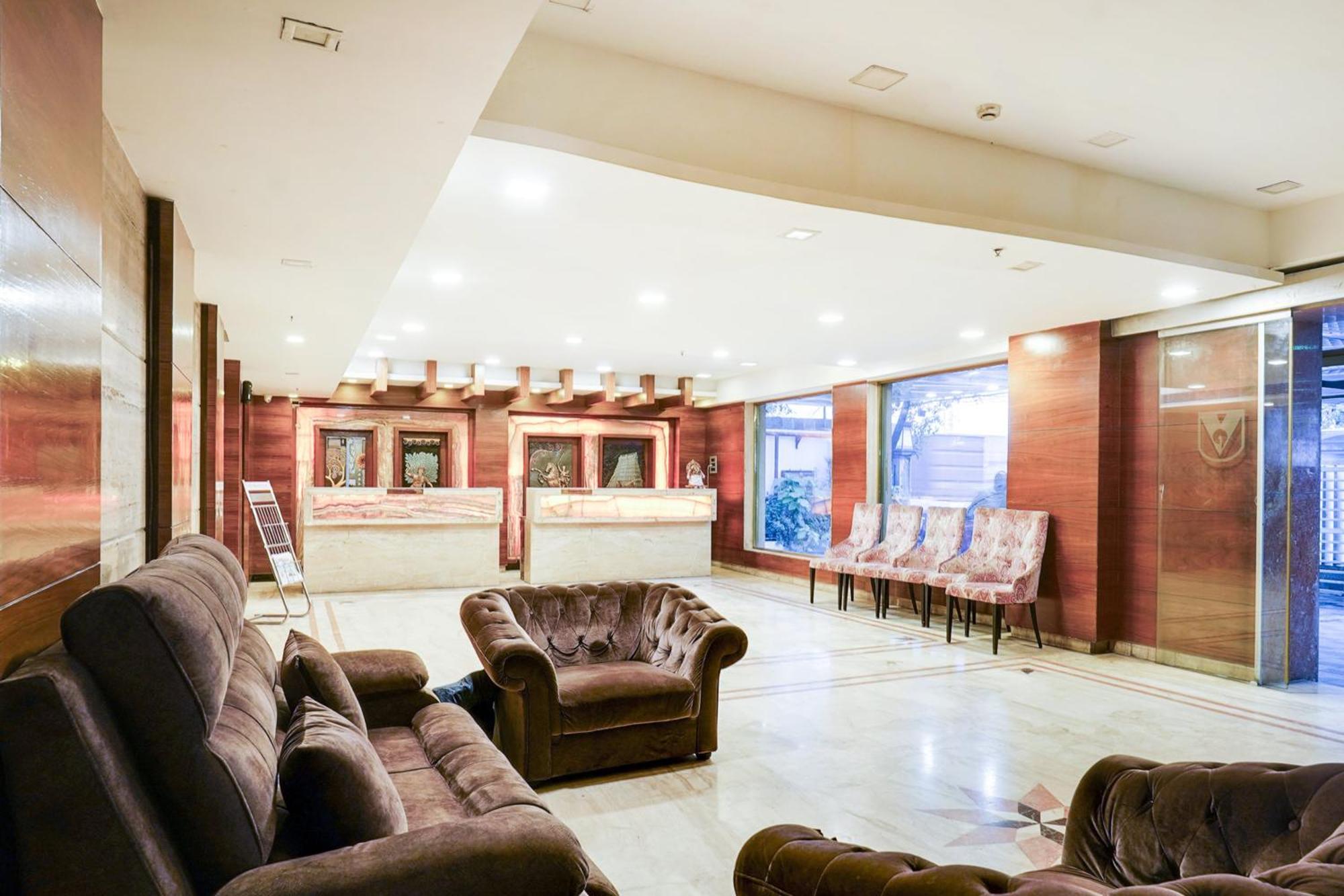 Super Townhouse Oak Alandur Near Chennai Airport Formerly Vijay Park Eksteriør bilde