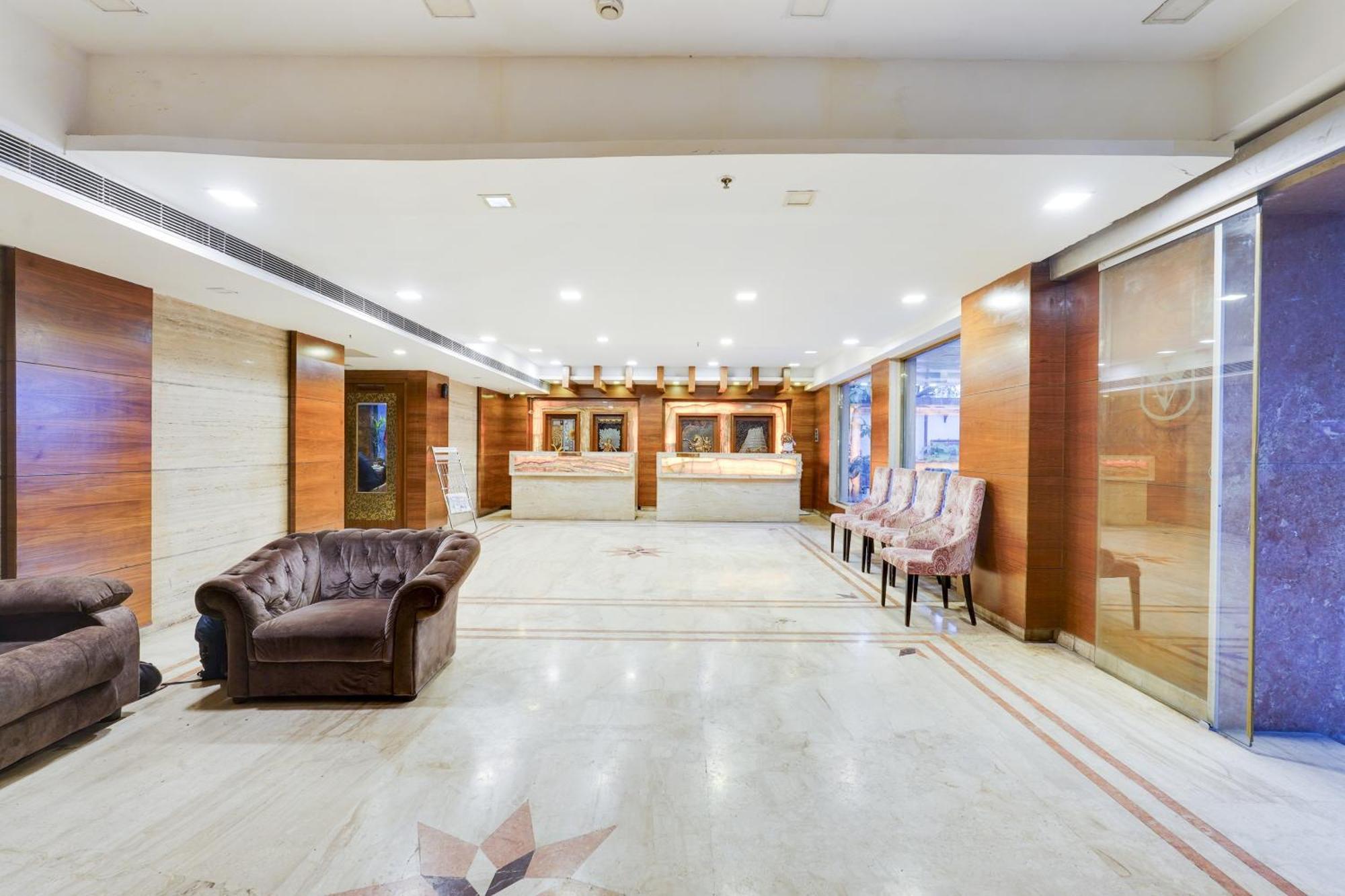 Super Townhouse Oak Alandur Near Chennai Airport Formerly Vijay Park Eksteriør bilde