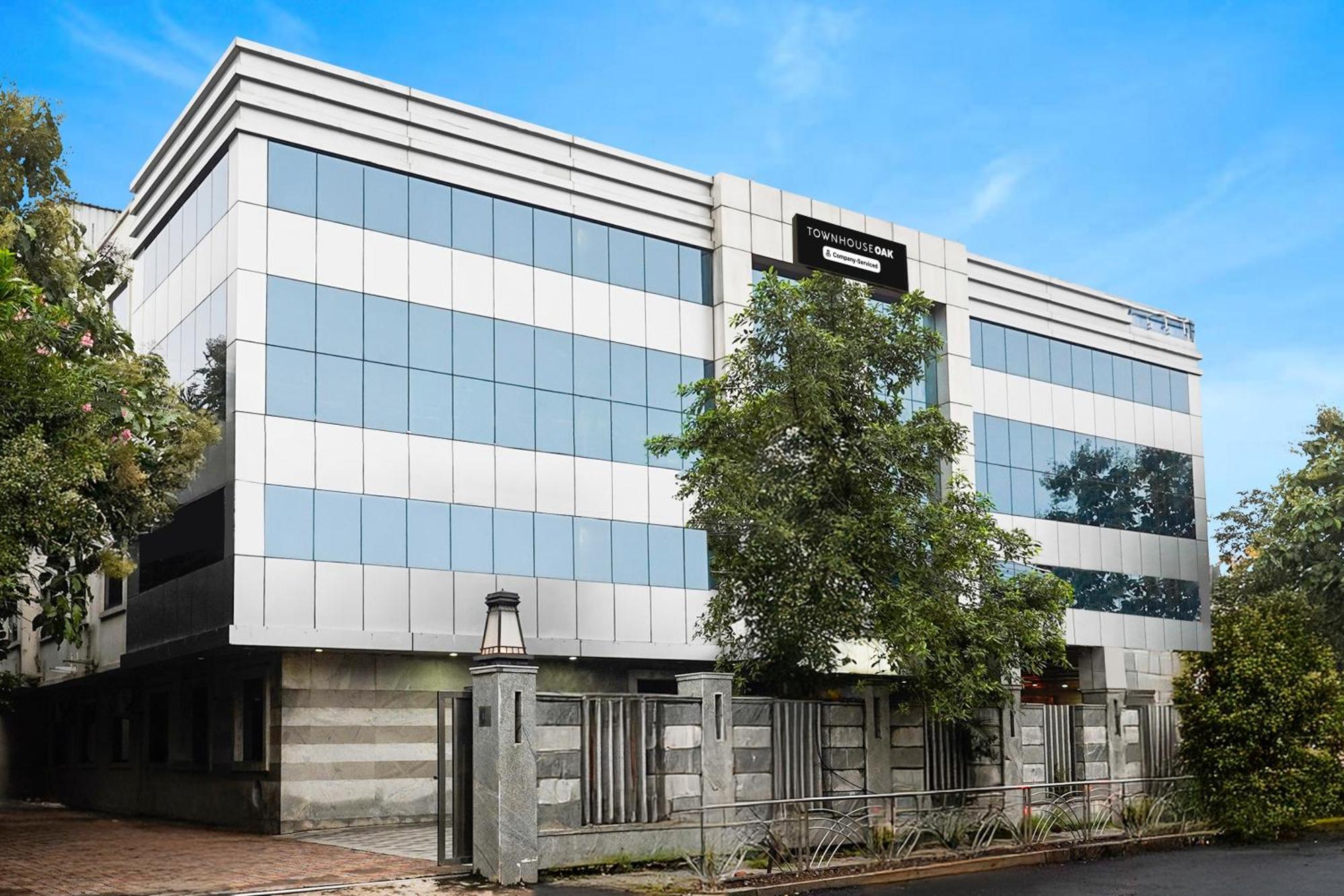 Super Townhouse Oak Alandur Near Chennai Airport Formerly Vijay Park Eksteriør bilde
