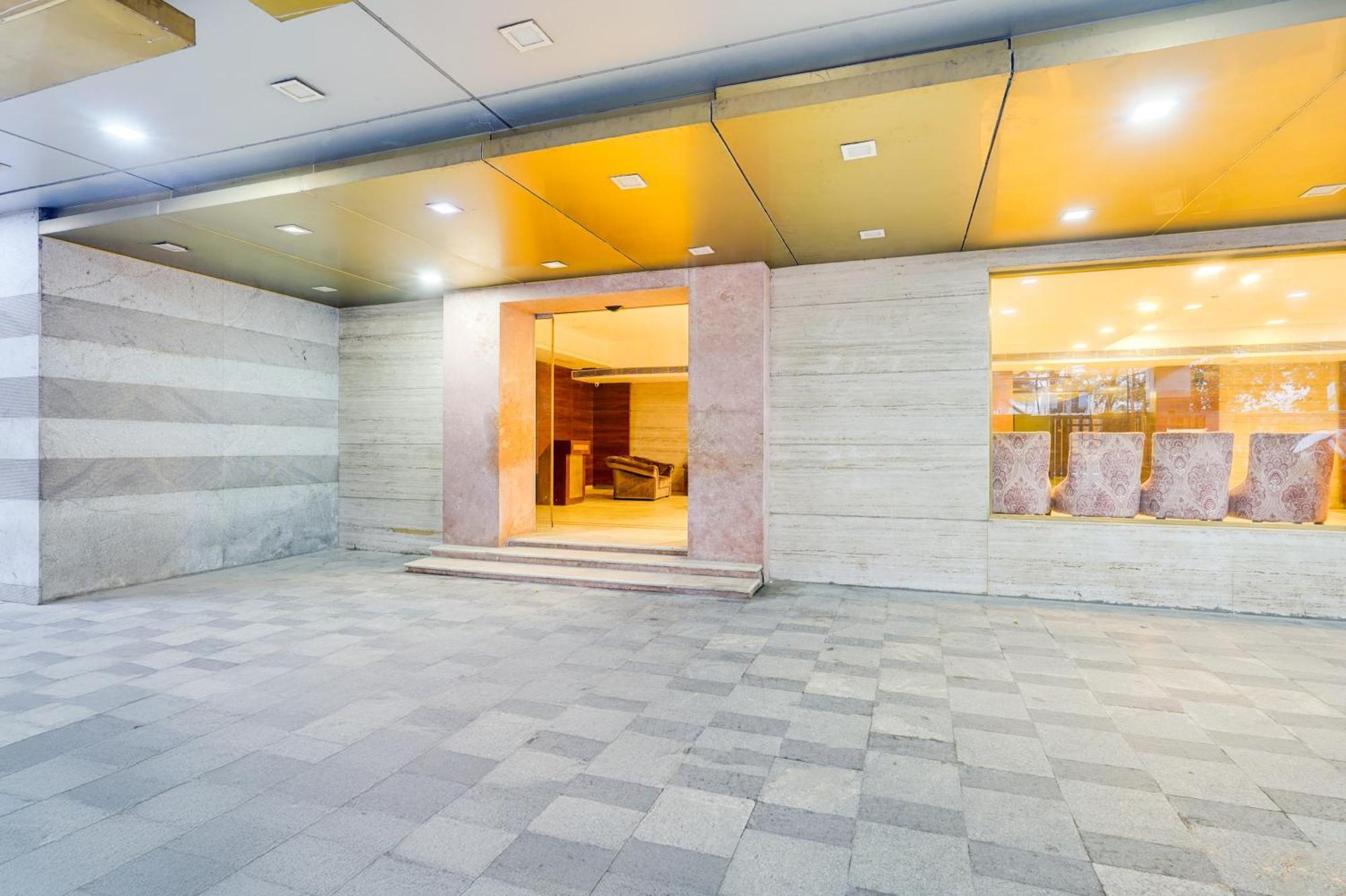 Super Townhouse Oak Alandur Near Chennai Airport Formerly Vijay Park Eksteriør bilde