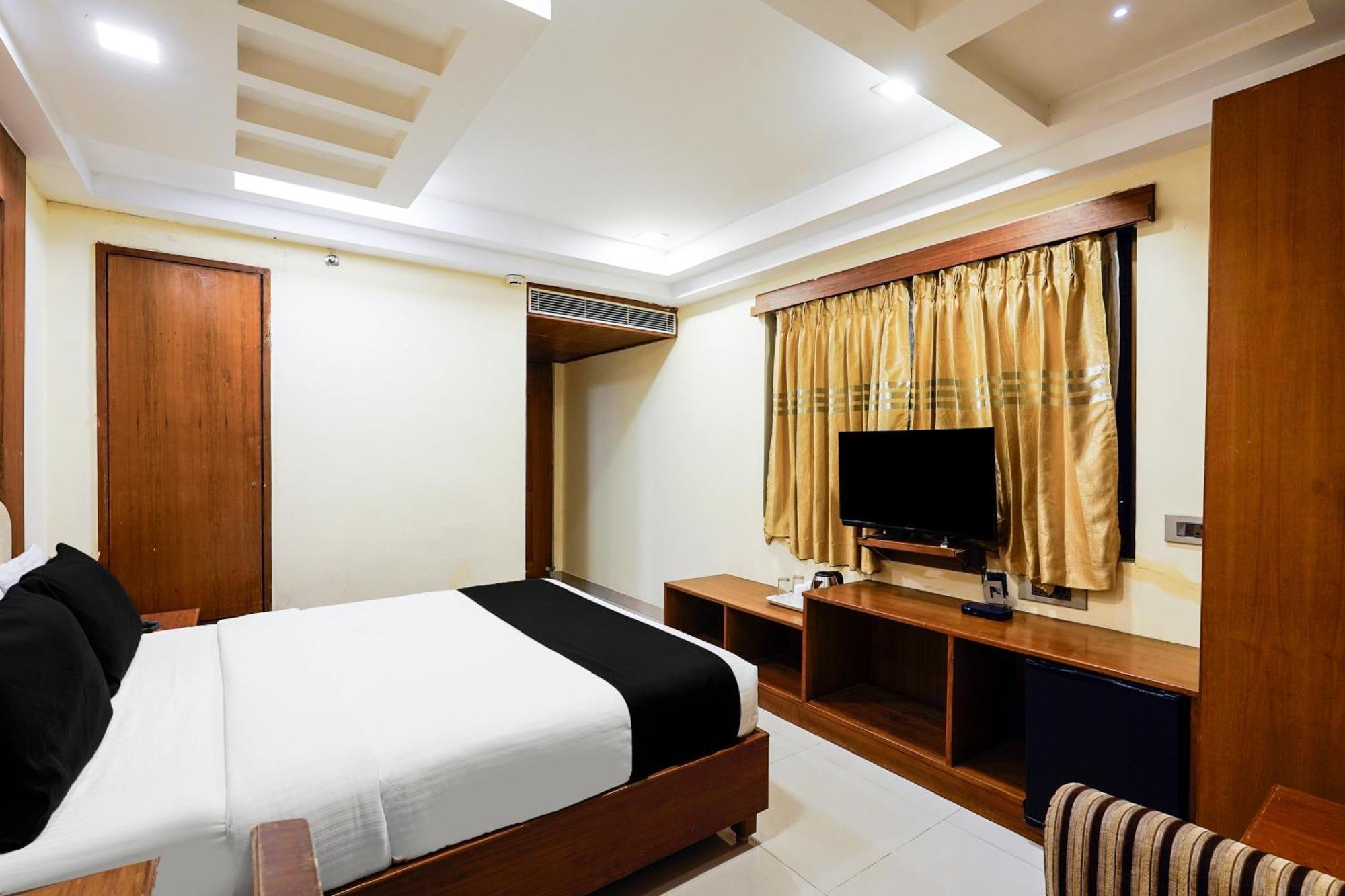 Super Townhouse Oak Alandur Near Chennai Airport Formerly Vijay Park Eksteriør bilde